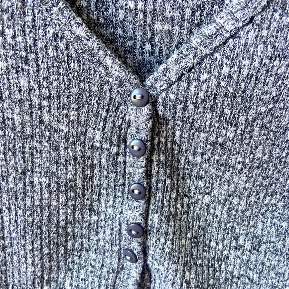 Cropped Garage t-shirt - Picture 4 of 5